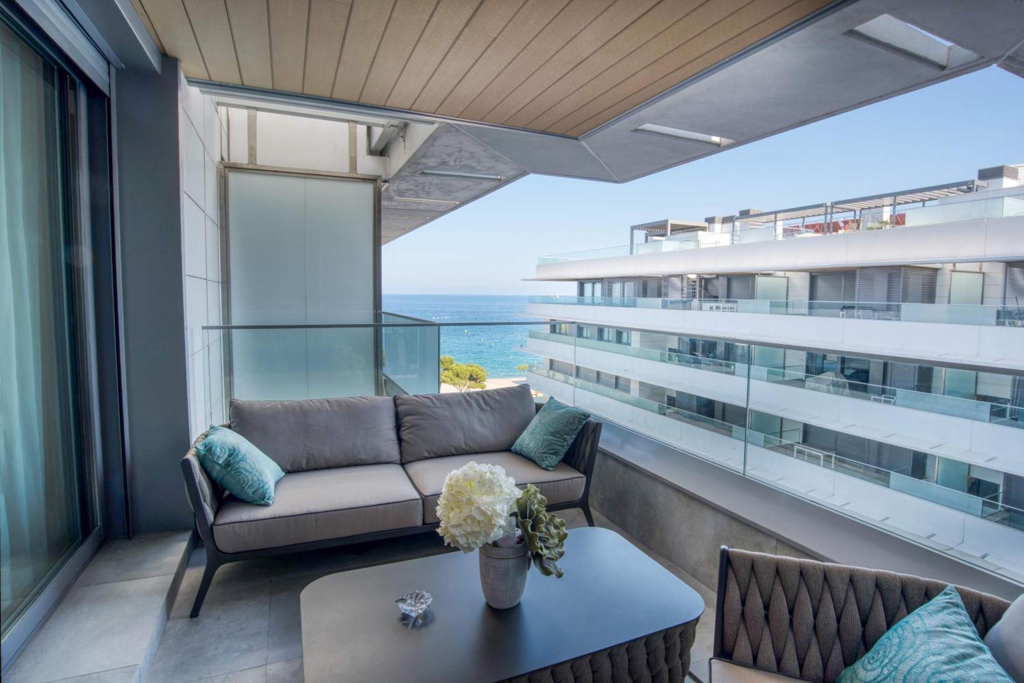 Penthouse On The First Line Apartment Кастел Пладжа де Аро Екстериор снимка