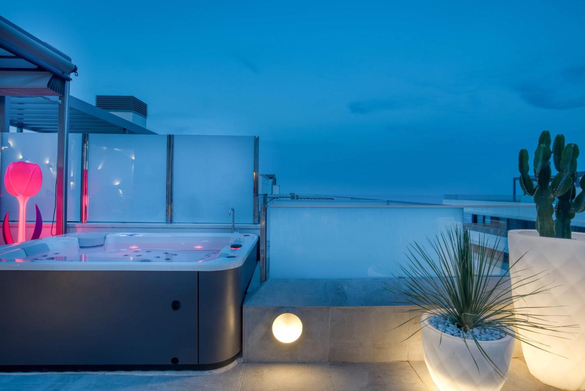 Penthouse On The First Line Apartment Кастел Пладжа де Аро Екстериор снимка